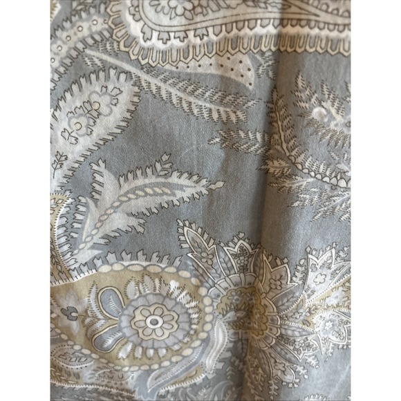 Pottery Barn Paisley CottonDuvet Cover Queen gray toupe white